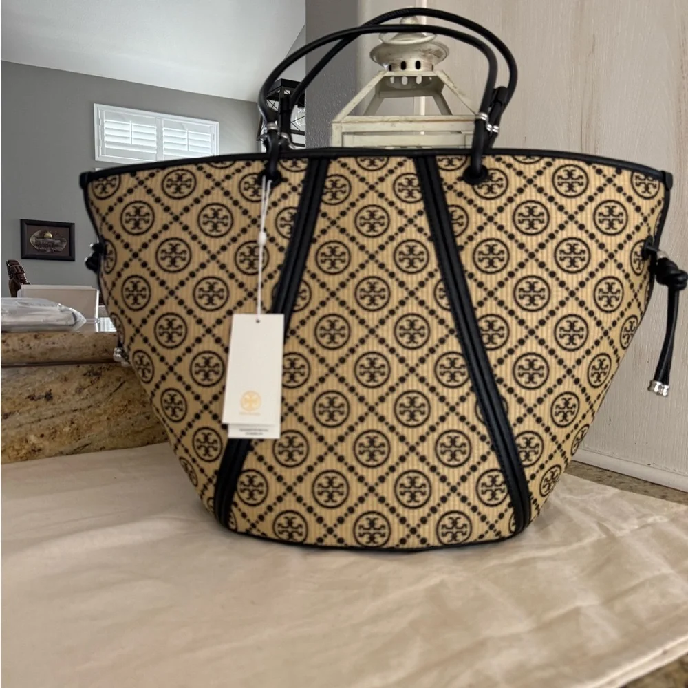 New Tory Burch large tote